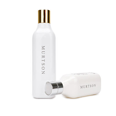 La salida plástica blanca vacía de las botellas del champú impermeabiliza 200ml 300ml con el casquillo del disco